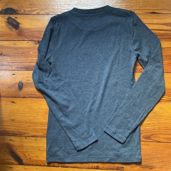 JCrew Perfect Fit Long Sleeved Crew Neck T-Shirt - Picture 6 of 6